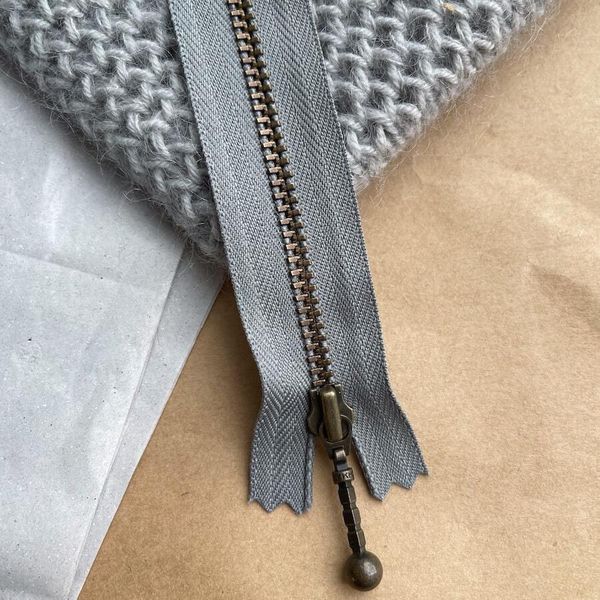 Hovedbilde Glidelås 14 cm -flint- PetiteKnit